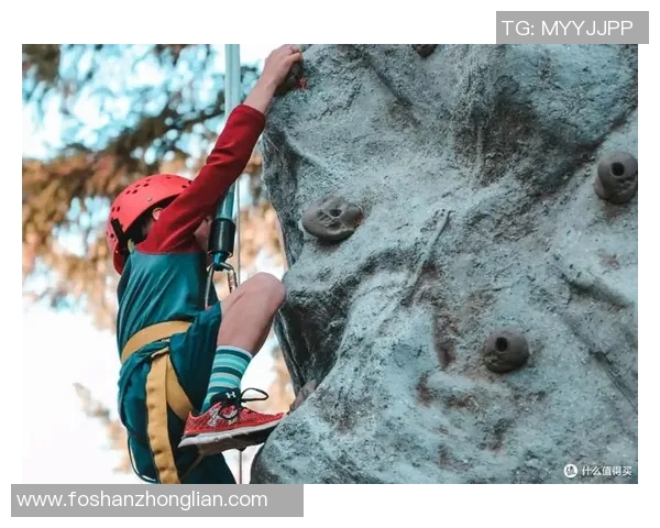 成都攀岩队在世界滑板锦标赛中的团队协作表现值得称赞与反思