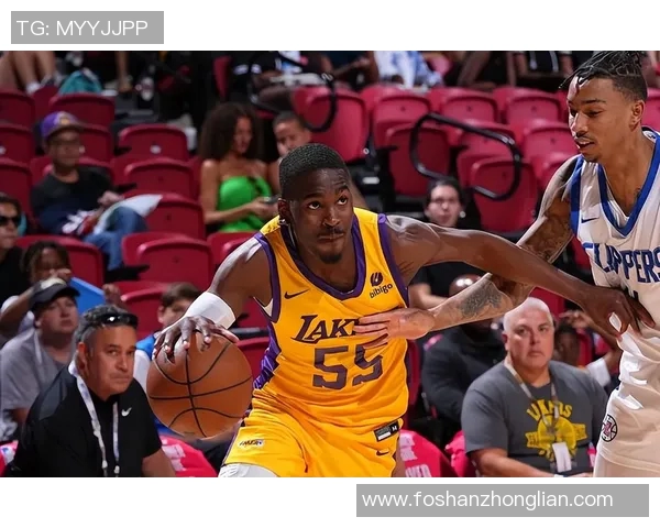 夏季联赛精彩对决湖人队与骑士队的巅峰较量回顾与分析 夏季联赛精彩对决湖人队与骑士队的巅峰较量回顾与分析