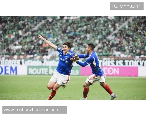 福冈黄蜂主场迎战横滨全力争胜展现实力与激情