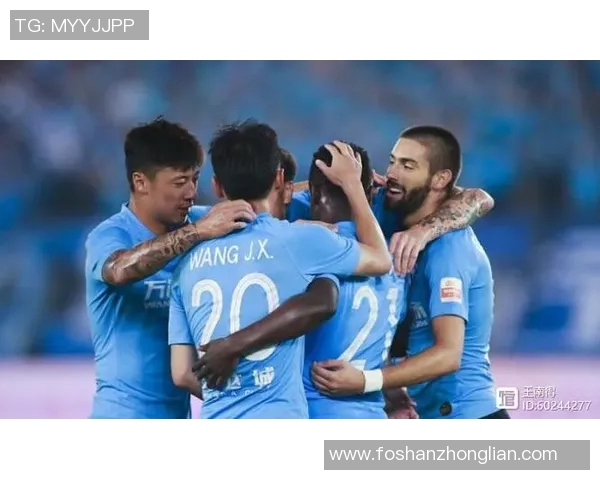 哈维西蒙斯崭露头角引发足球界热议未来潜力无限