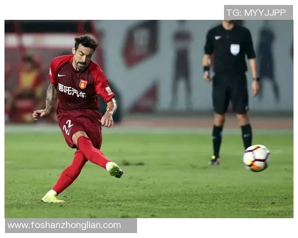 天津权键迎战河南建业争夺中超联赛关键三分的激烈对决