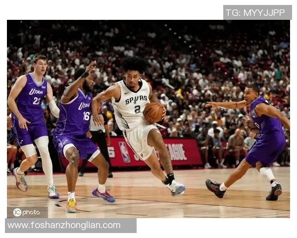 尼克斯与爵士的激烈对决谁能在NBA赛场上笑到最后