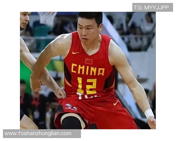 李根的篮球之路：从青涩少年到职业球员的奋斗与荣耀